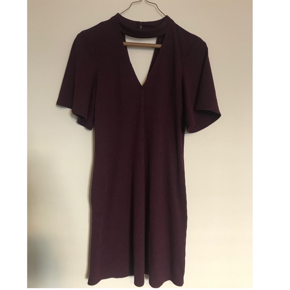 Maroon dress with pockets